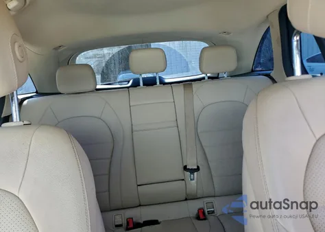 2016 Mercedes-Benz Glc 300 z USA, uszkodzony, nr VIN WDC0G4JB2GF096346